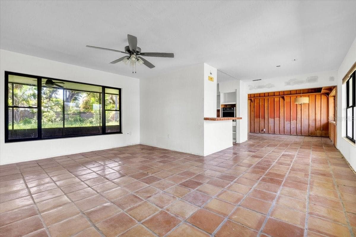 807 LUCILLE AVENUE — photo 5 of 45