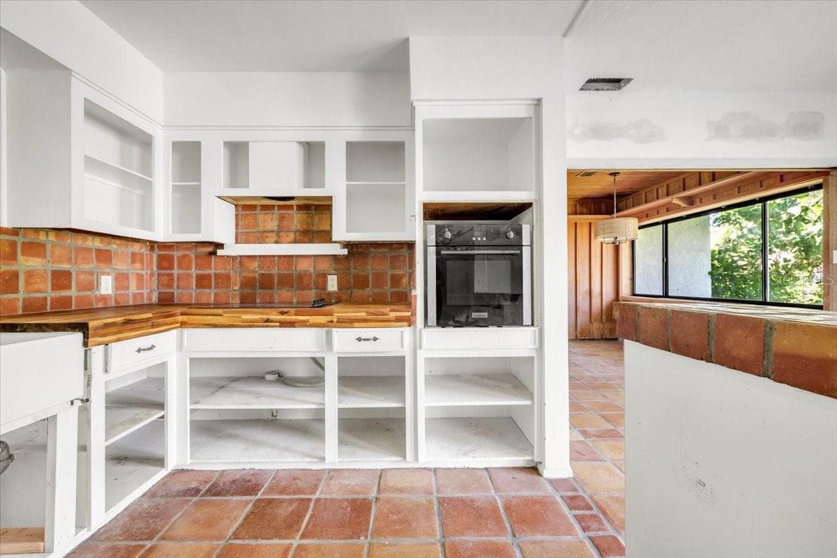 807 LUCILLE AVENUE — photo 12 of 45