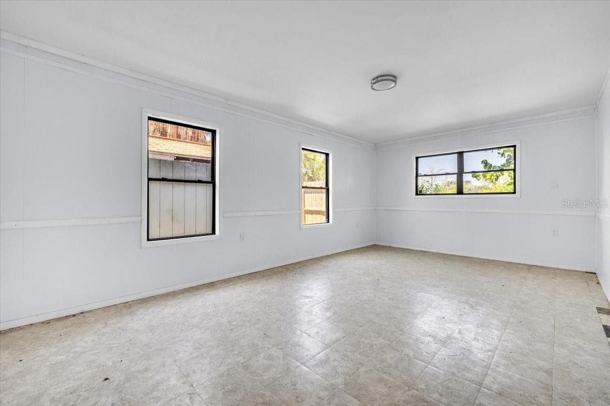 807 LUCILLE AVENUE — photo 17 of 45