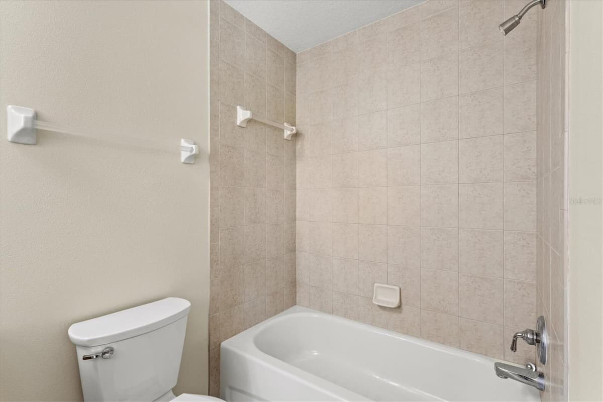212 DAKOTA AVENUE — photo 42 of 93