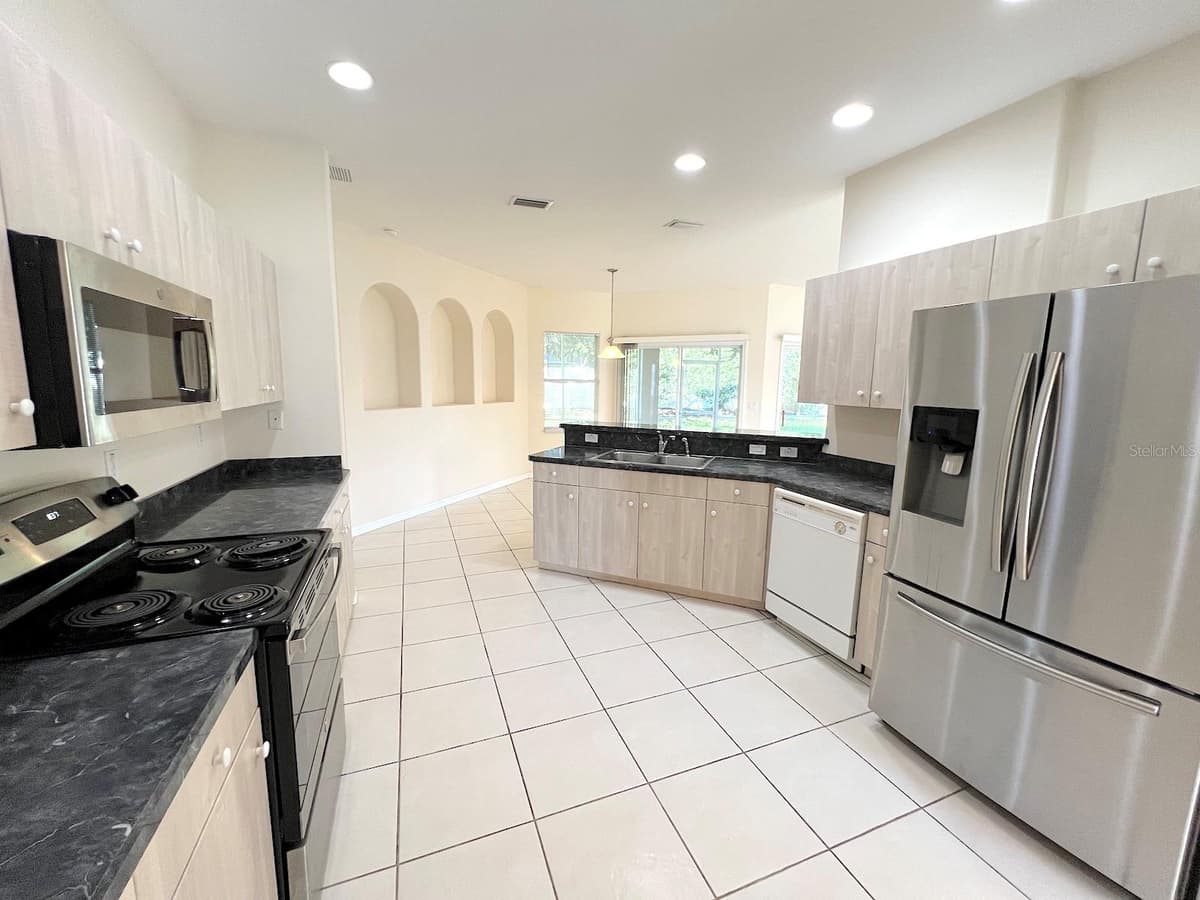 16 ZORLOU COURT — photo 17 of 42