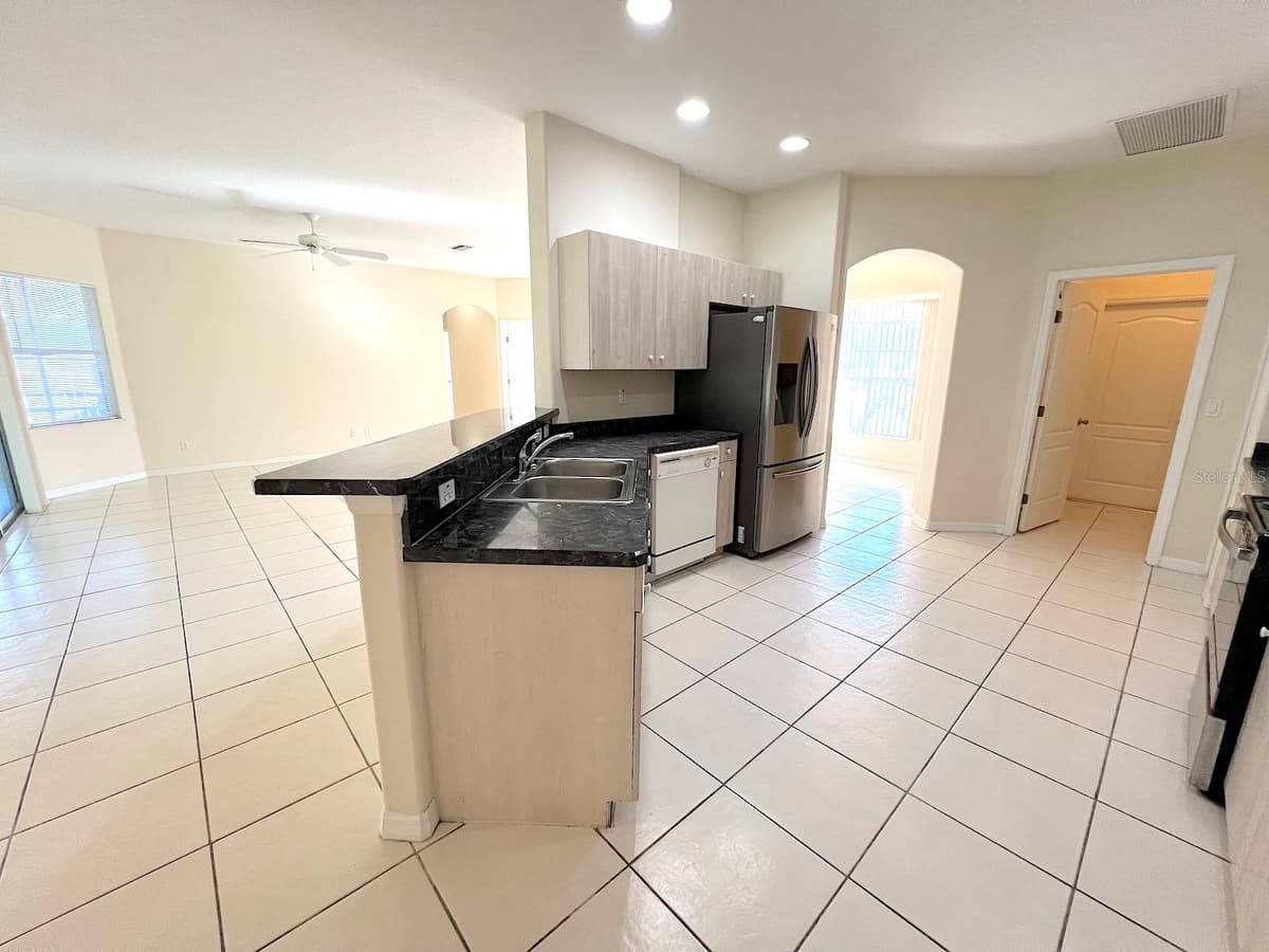16 ZORLOU COURT — photo 16 of 42