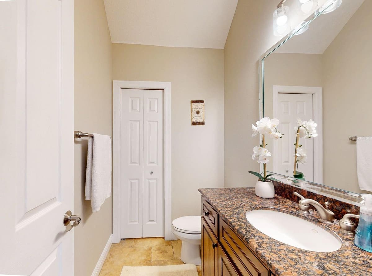 116 HESPERIDES STREET — photo 10 of 33