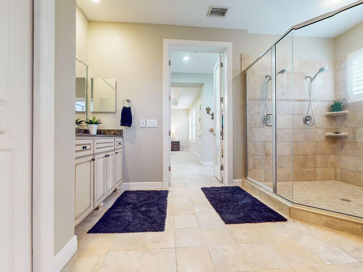 116 HESPERIDES STREET — photo 18 of 33