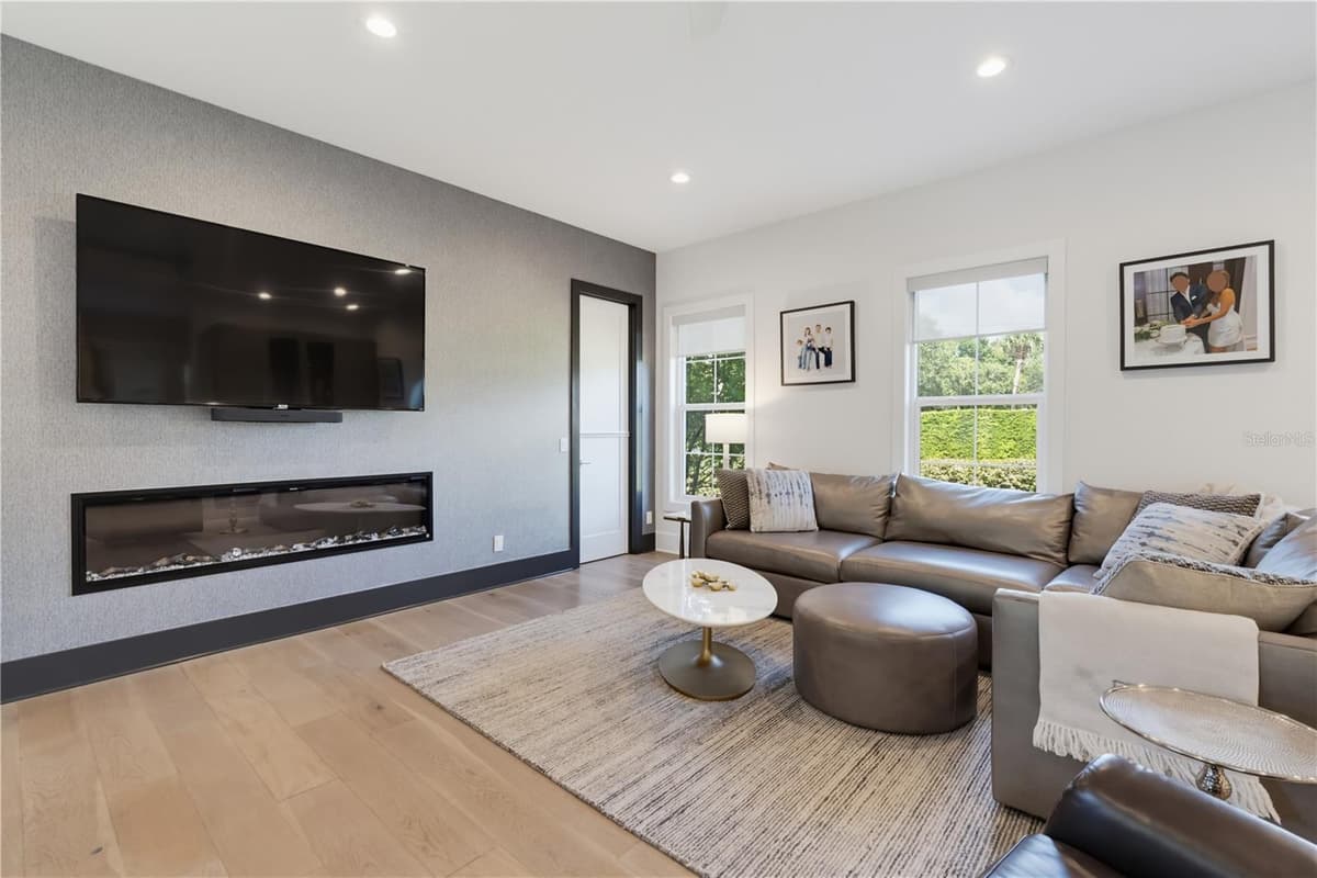 2305 BENDELOW TRAIL — photo 18 of 100