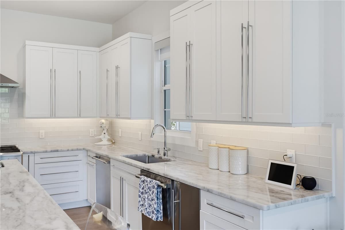 2305 BENDELOW TRAIL — photo 14 of 100