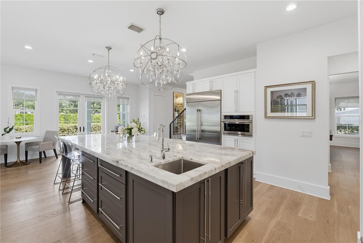 2305 BENDELOW TRAIL — photo 9 of 100