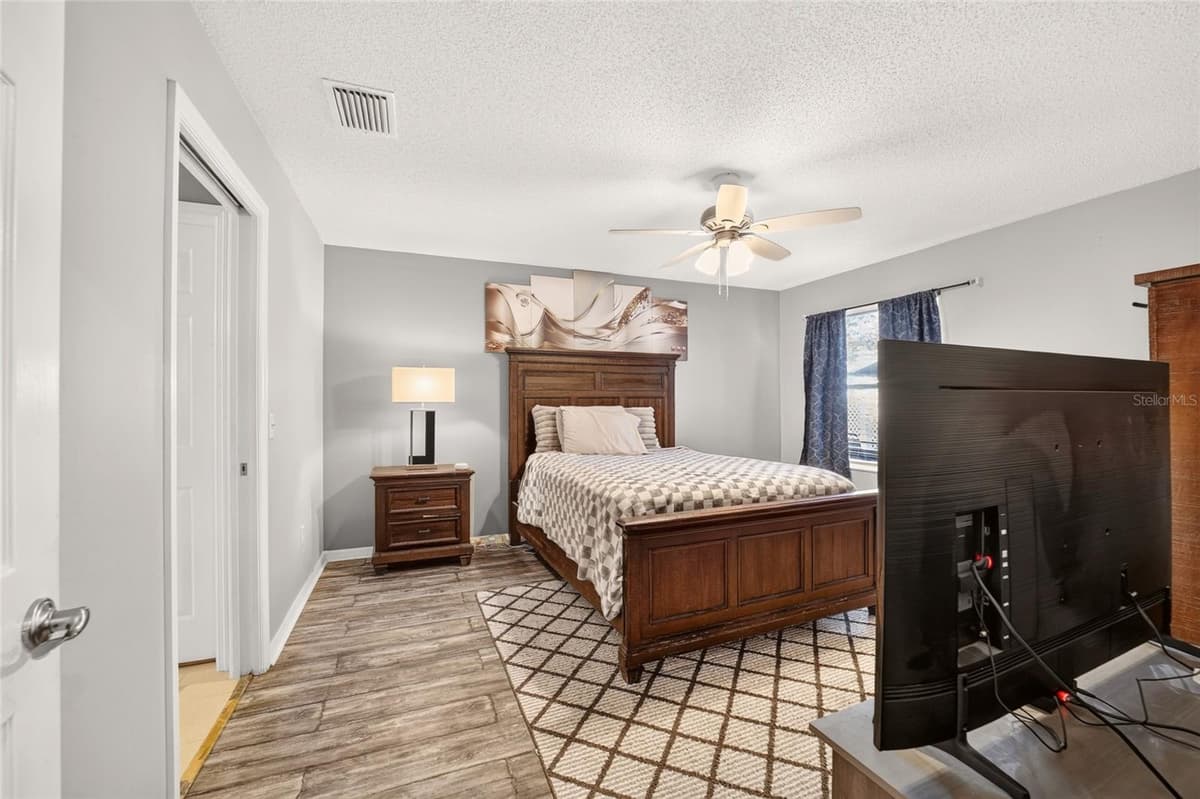 1563 HOLLYBERRY PLACE — photo 35 of 61