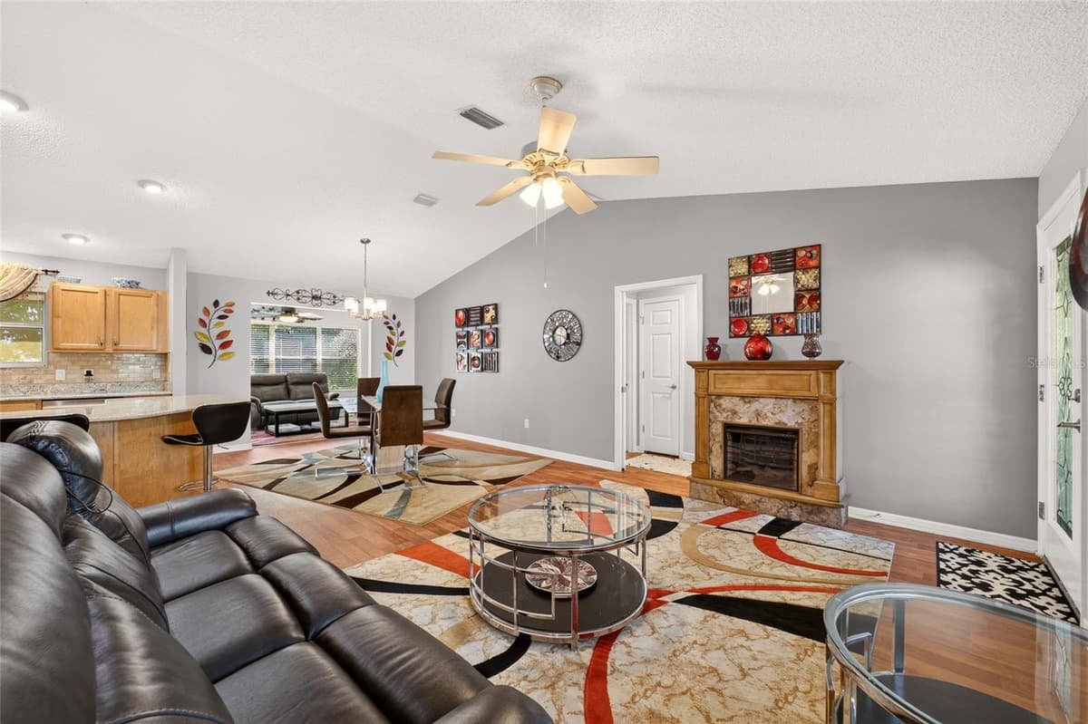 1563 HOLLYBERRY PLACE — photo 15 of 61