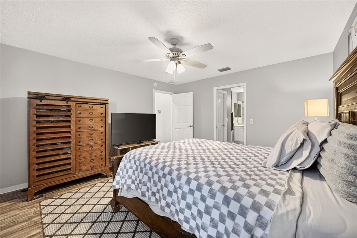1563 HOLLYBERRY PLACE — photo 38 of 61