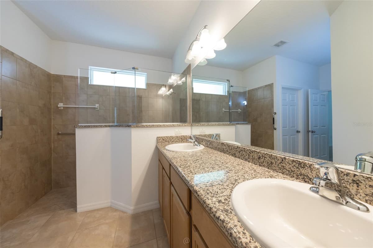 95 BICKFORD DRIVE — photo 17 of 43