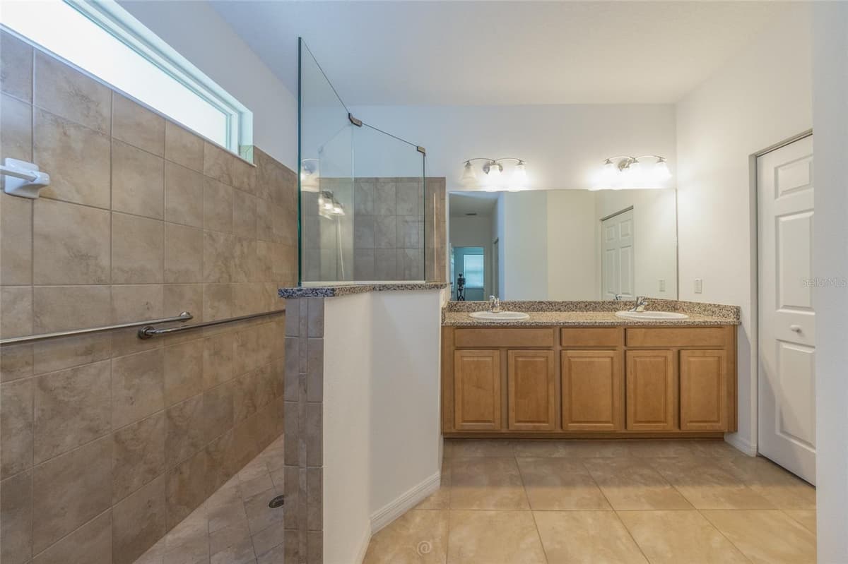 95 BICKFORD DRIVE — photo 16 of 43