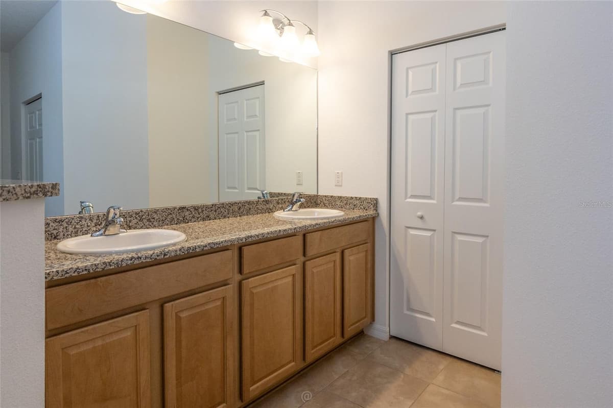 95 BICKFORD DRIVE — photo 18 of 43
