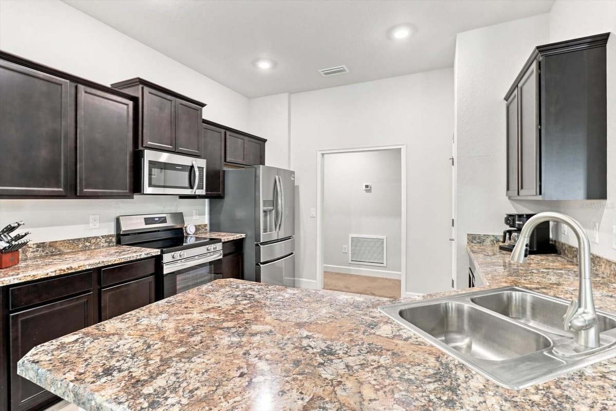 14 LUPINE STREET — photo 16 of 45