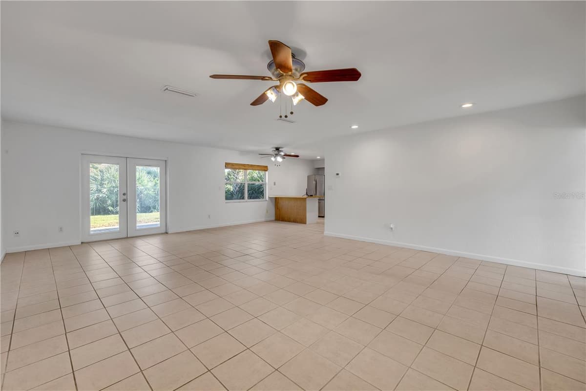 13 HILLSIDE DRIVE — photo 5 of 25