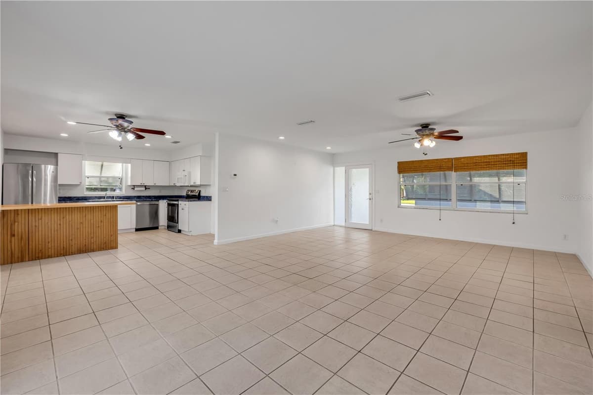 13 HILLSIDE DRIVE — photo 7 of 25