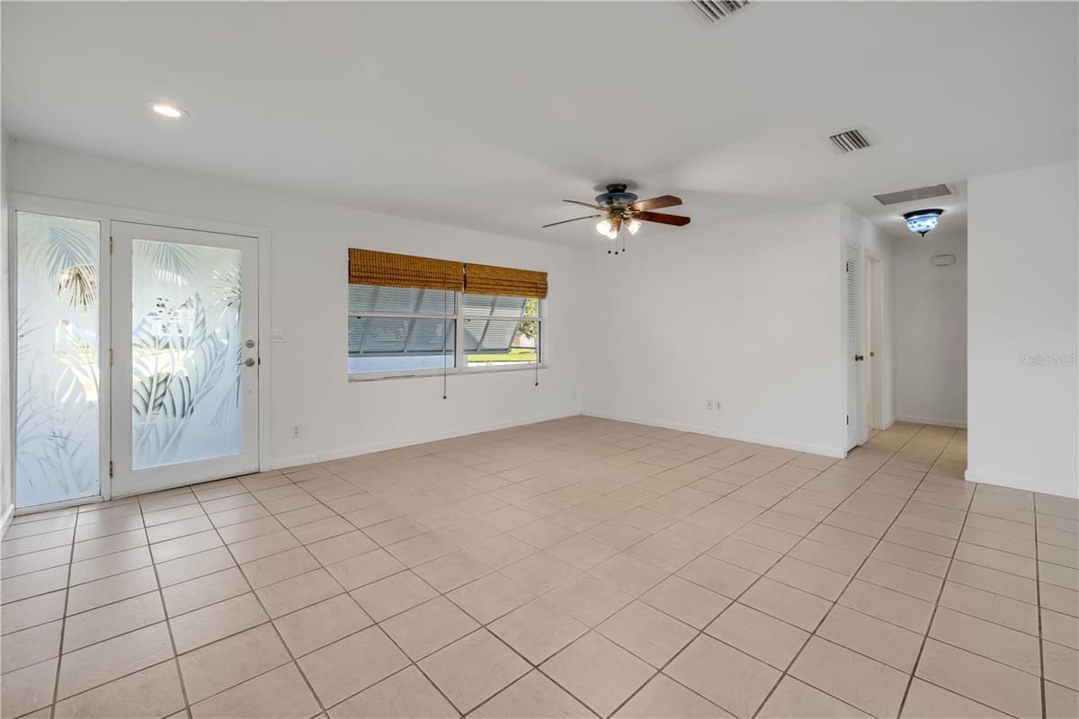 13 HILLSIDE DRIVE — photo 3 of 25