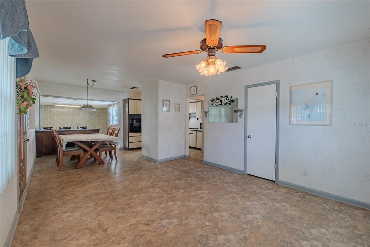 1205 CAMELLIA DRIVE — photo 11 of 23