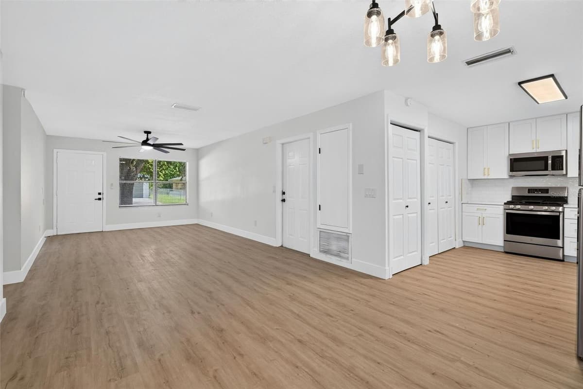 502 LOOMIS TRAIL — photo 16 of 42