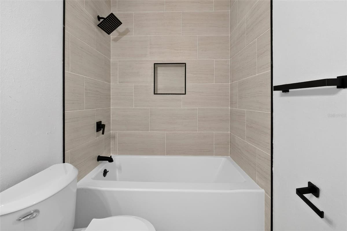 502 LOOMIS TRAIL — photo 31 of 42