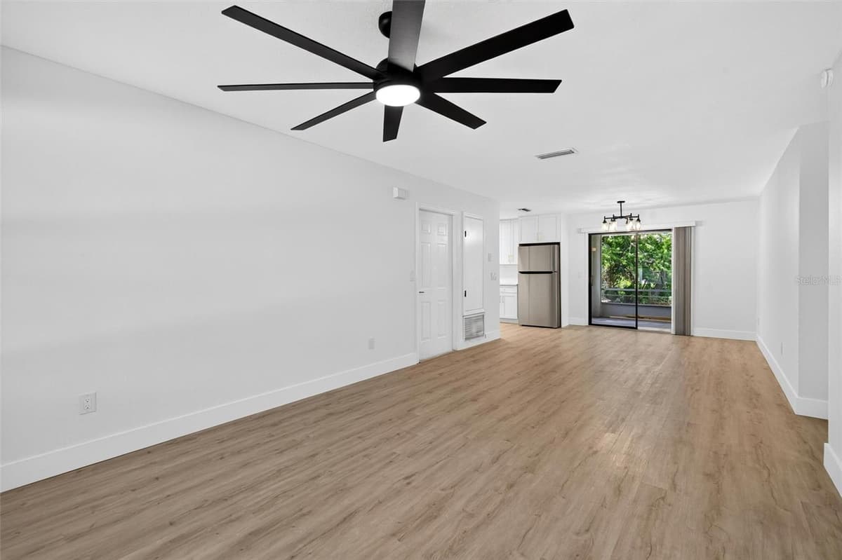 502 LOOMIS TRAIL — photo 14 of 42