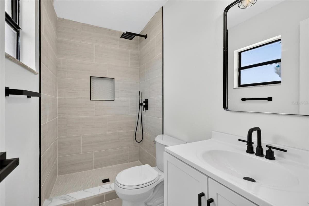 502 LOOMIS TRAIL — photo 40 of 42