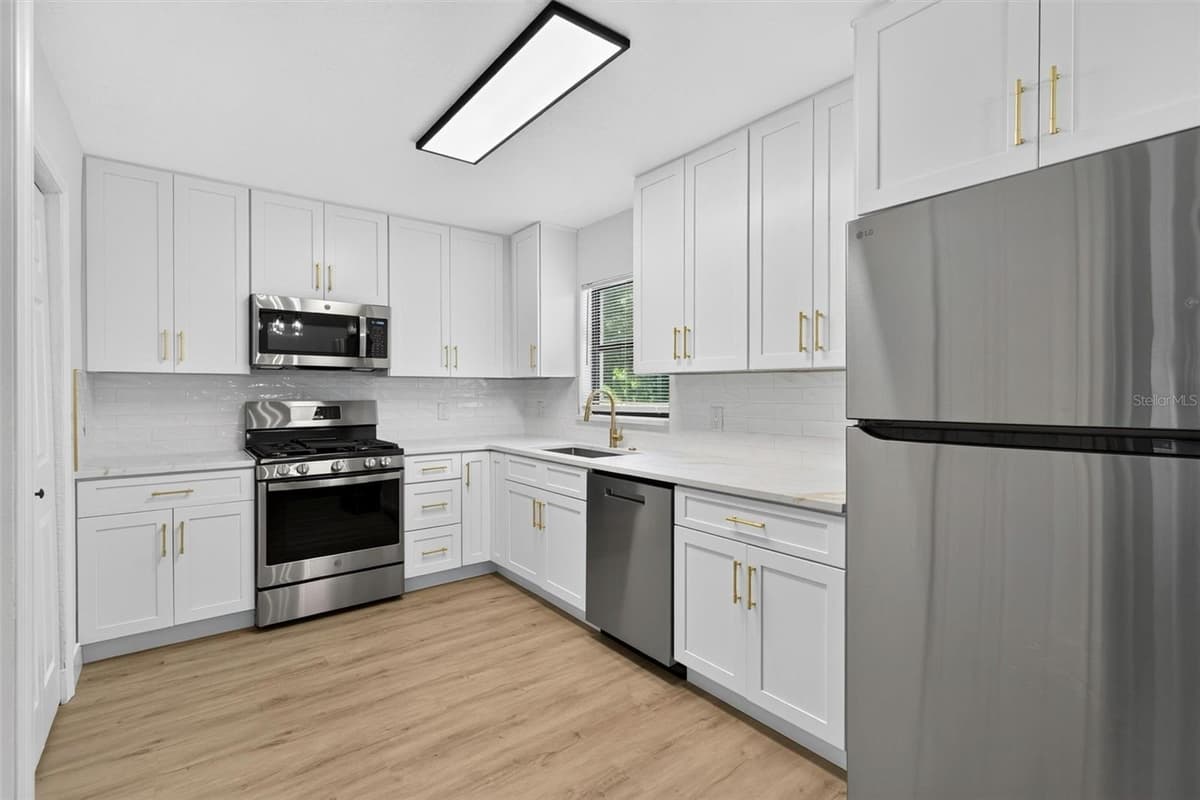 502 LOOMIS TRAIL — photo 19 of 42