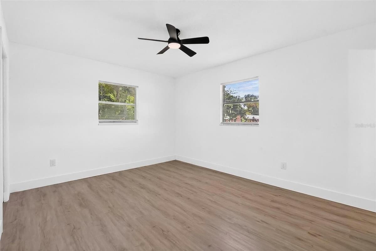 502 LOOMIS TRAIL — photo 36 of 42