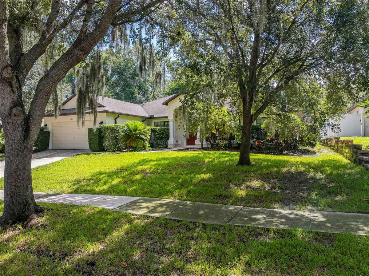 8834 ALAFIA COVE DRIVE — photo 2 of 38