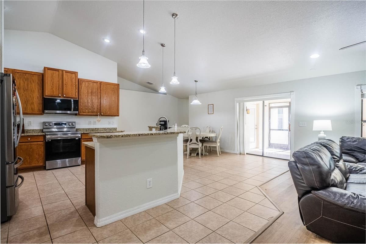 8834 ALAFIA COVE DRIVE — photo 17 of 38