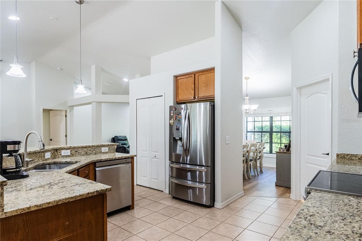 8834 ALAFIA COVE DRIVE — photo 15 of 38