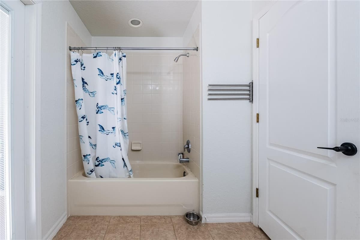 8834 ALAFIA COVE DRIVE — photo 33 of 38