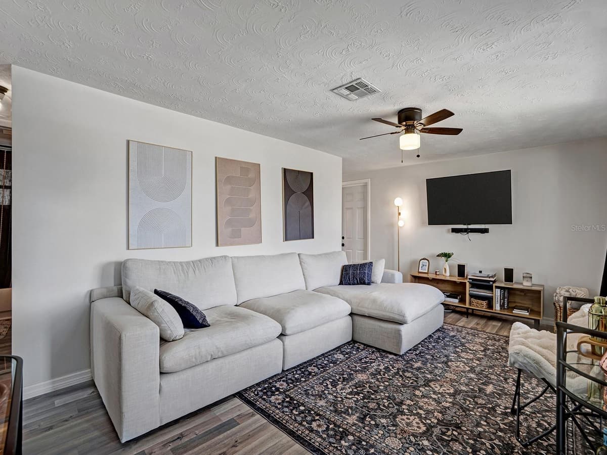 2603 SOCIETY DRIVE — photo 3 of 27