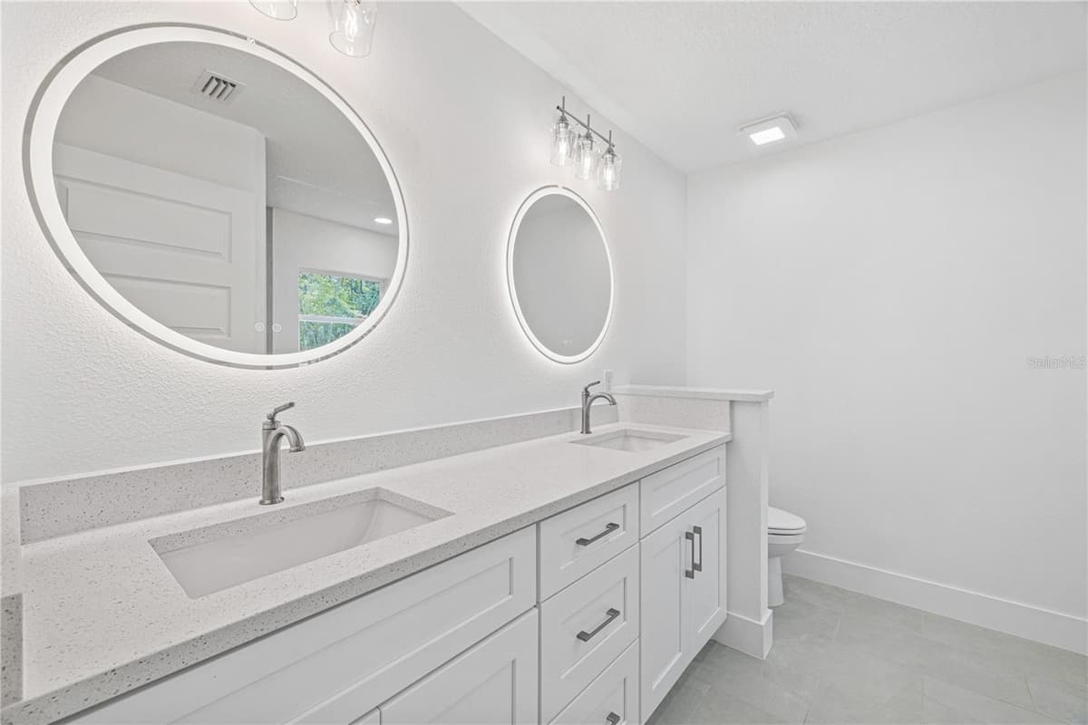 8157 VOYAGER DRIVE — photo 8 of 28