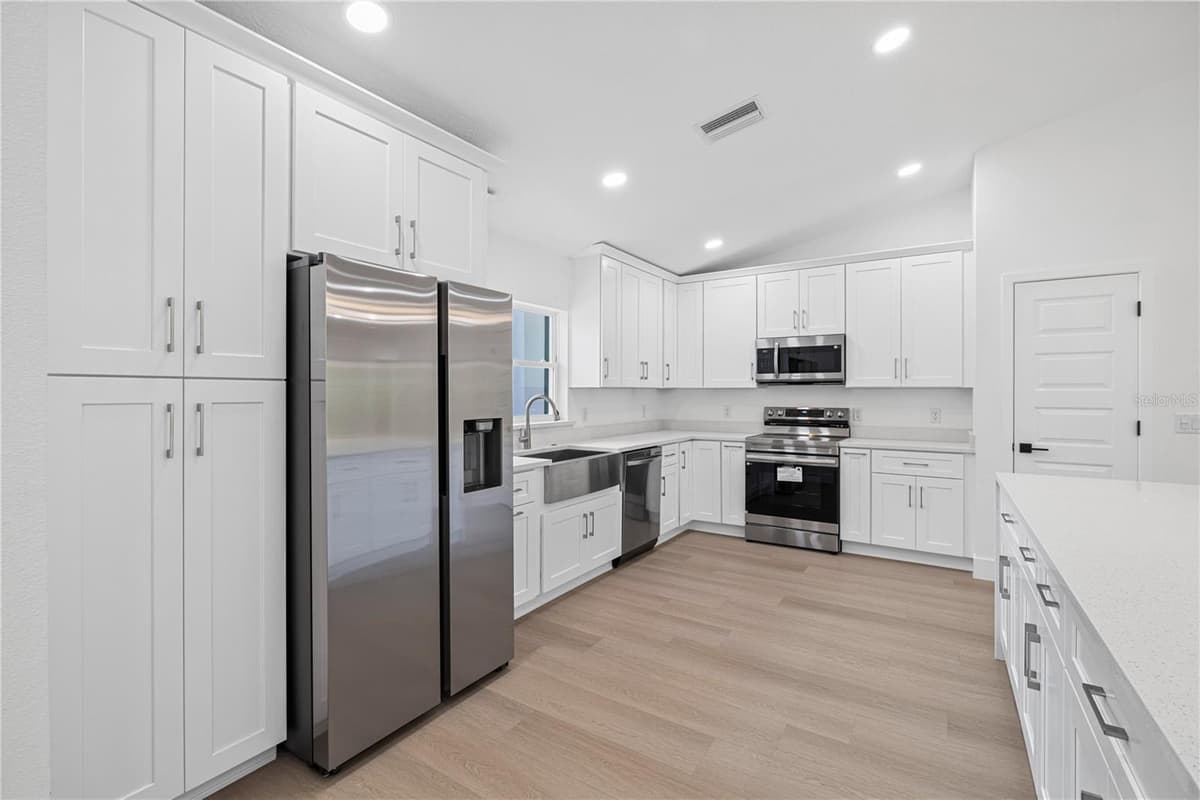 8157 VOYAGER DRIVE — photo 10 of 28