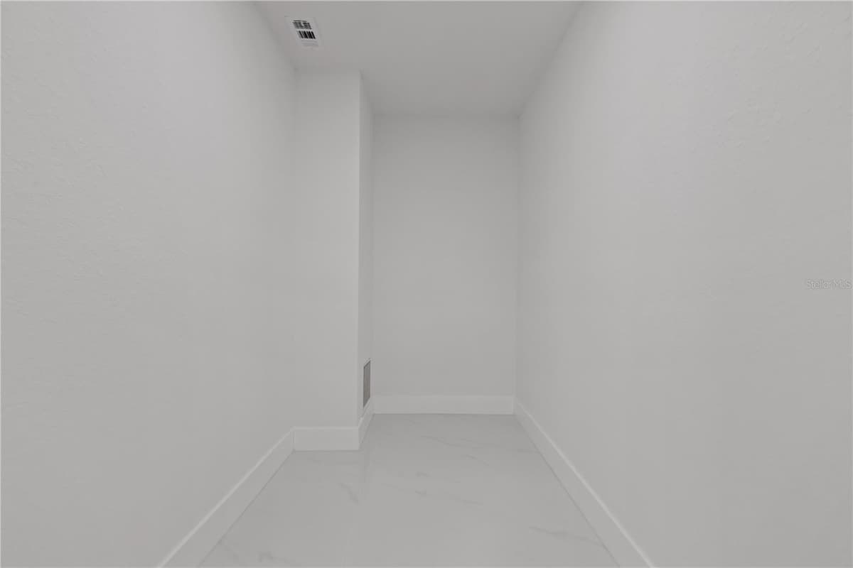 6403 ELLIOT DRIVE — photo 15 of 45
