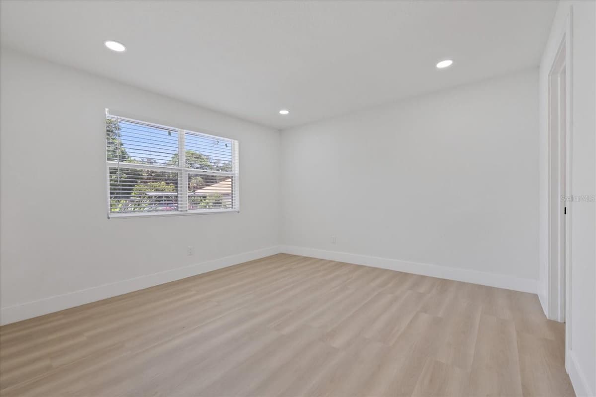 6403 ELLIOT DRIVE — photo 18 of 45