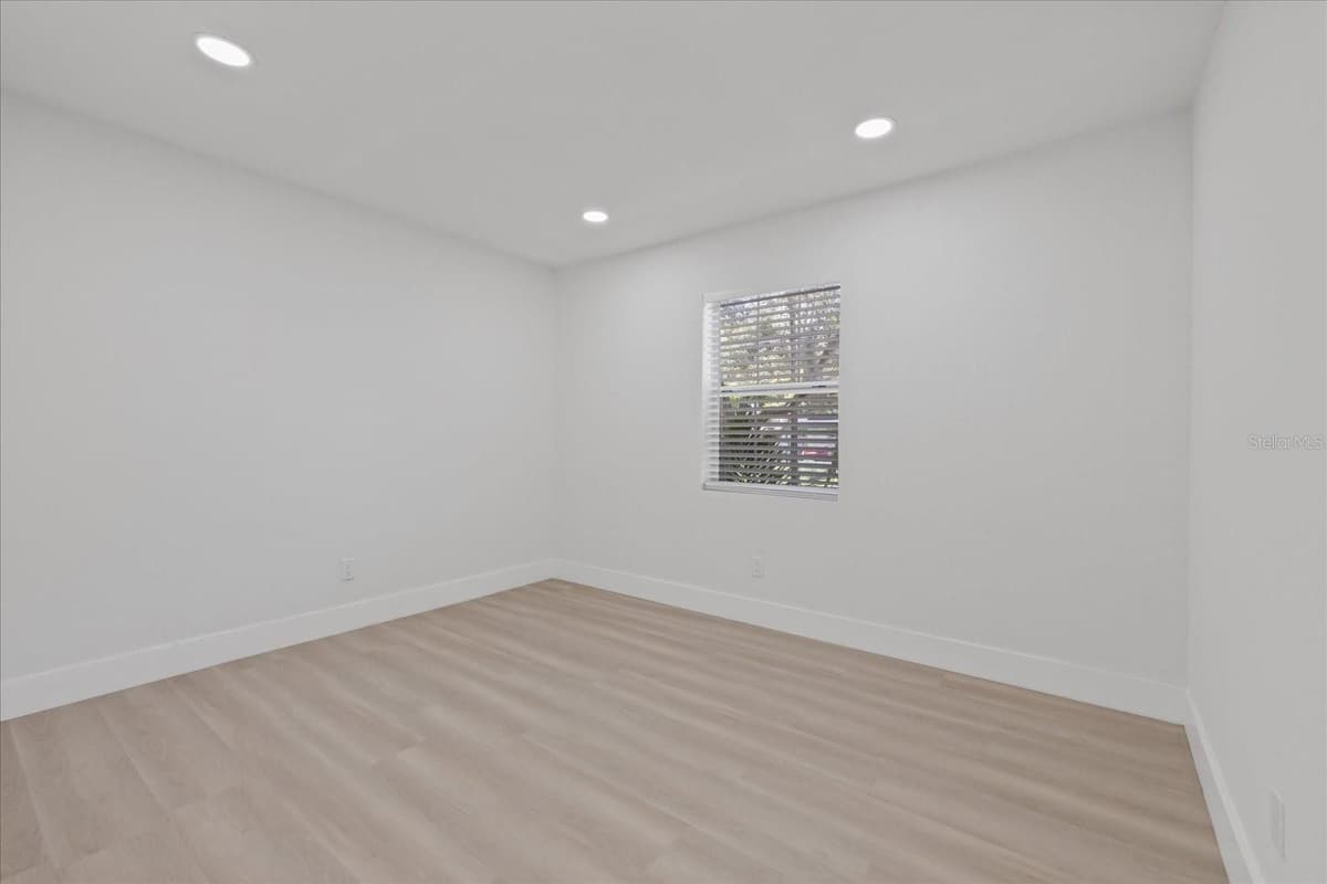 6403 ELLIOT DRIVE — photo 20 of 45