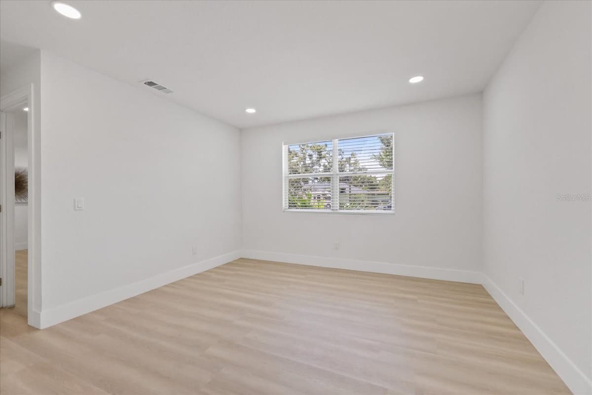 6403 ELLIOT DRIVE — photo 17 of 45