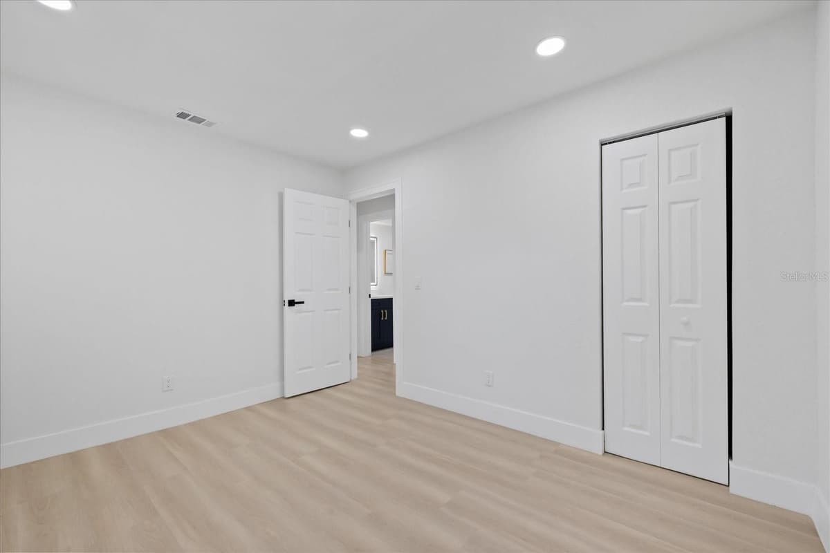 6403 ELLIOT DRIVE — photo 36 of 45