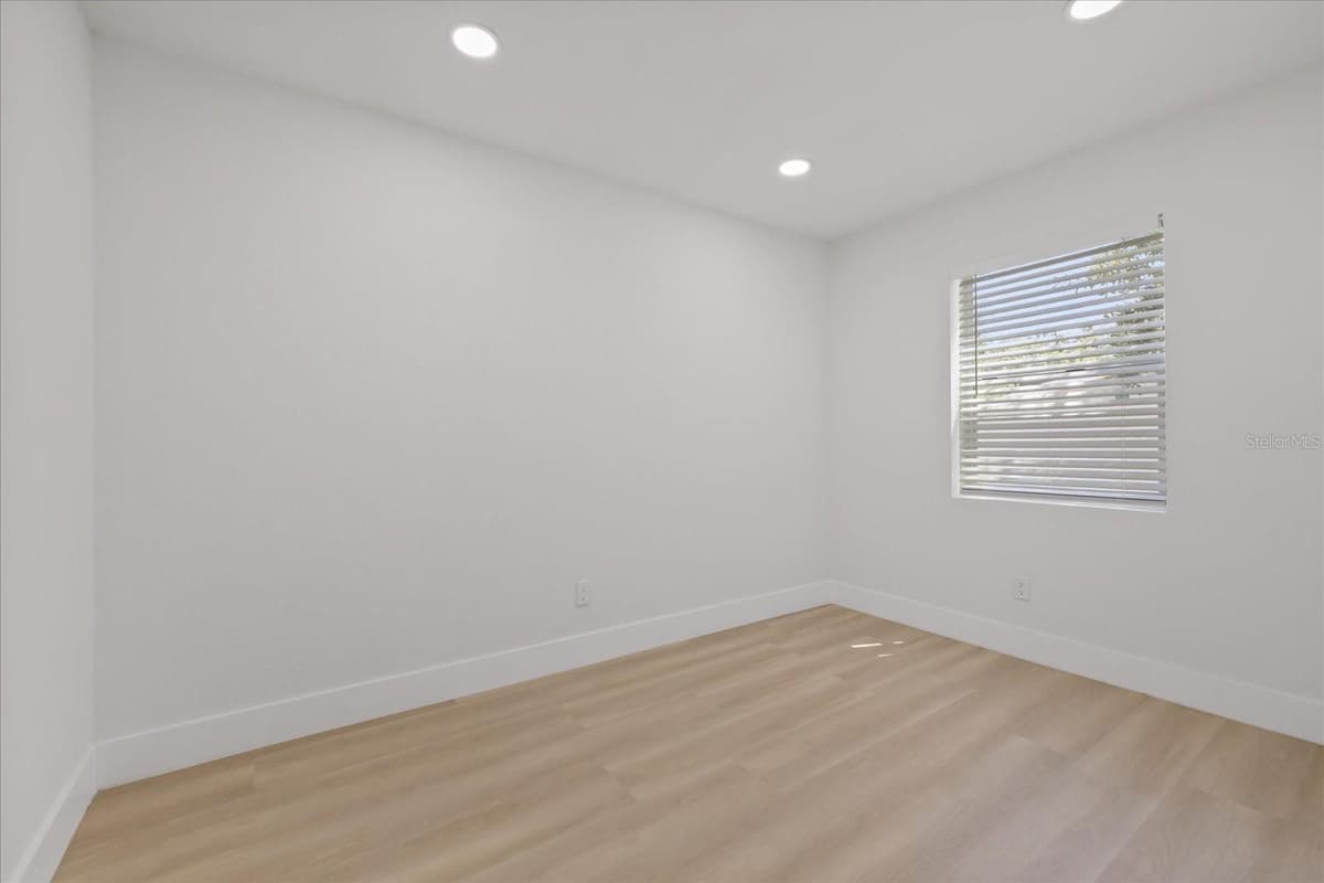 6403 ELLIOT DRIVE — photo 21 of 45