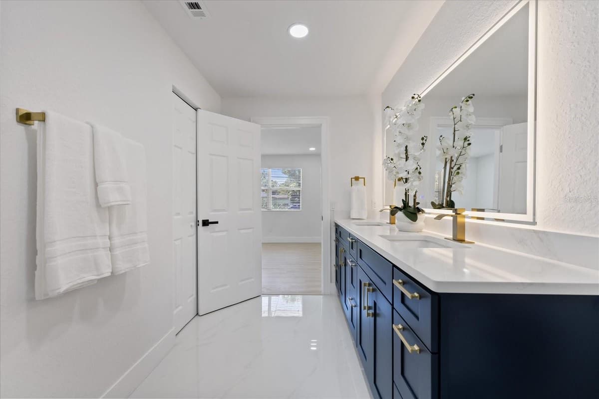 6403 ELLIOT DRIVE — photo 12 of 45