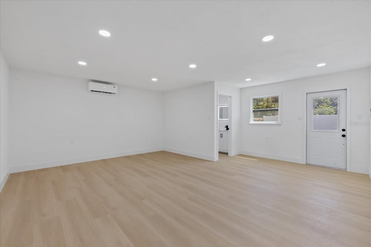 6403 ELLIOT DRIVE — photo 34 of 45