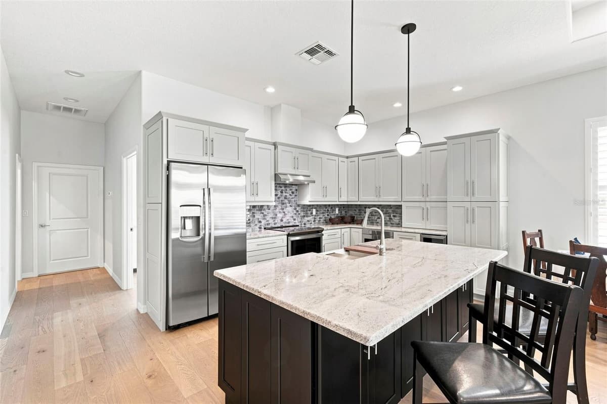 502 BELTREES STREET — photo 11 of 57