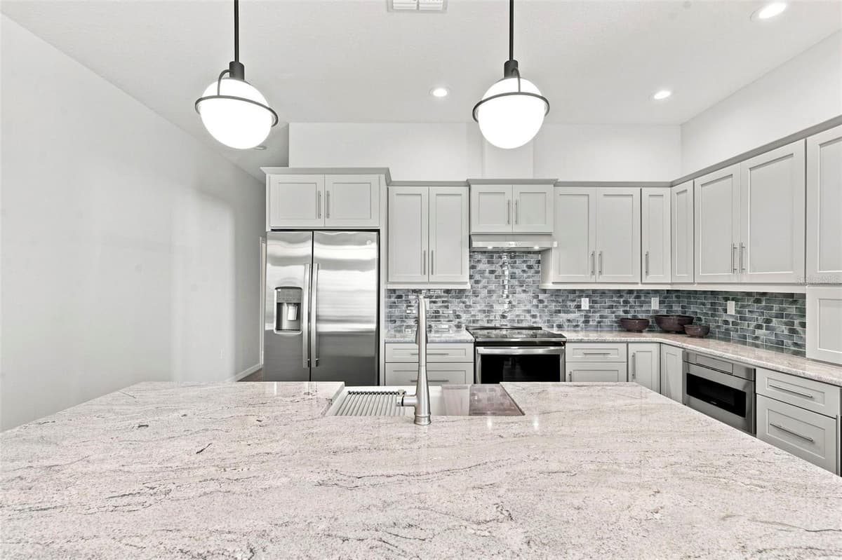 502 BELTREES STREET — photo 16 of 57