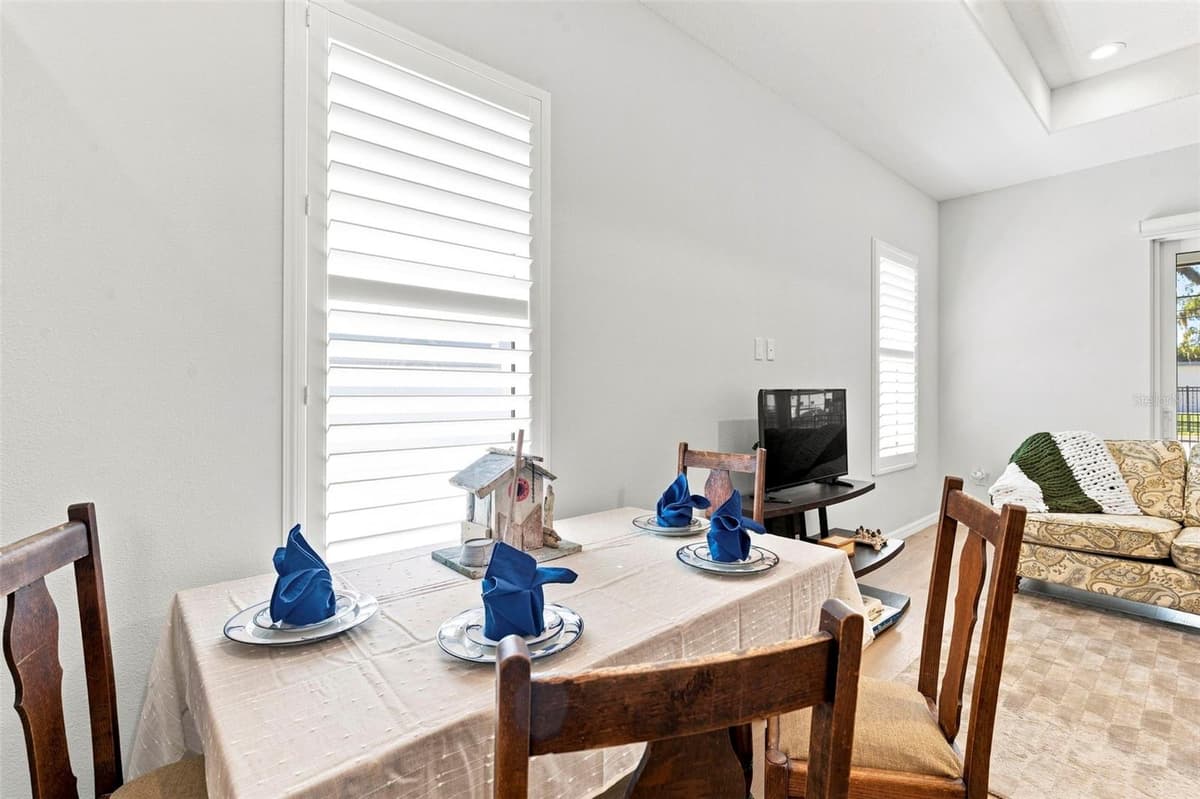 502 BELTREES STREET — photo 10 of 57