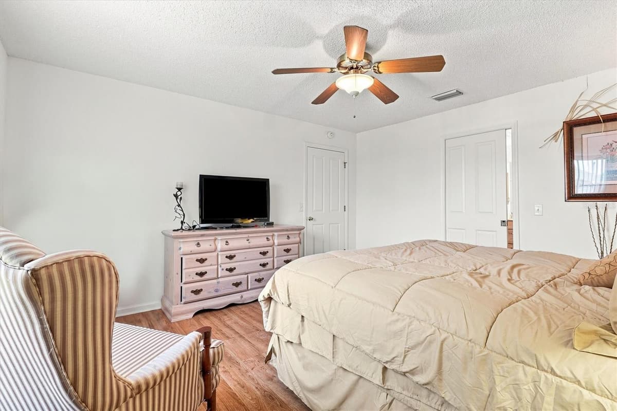 3425 CARBONDALE COURT — photo 17 of 41