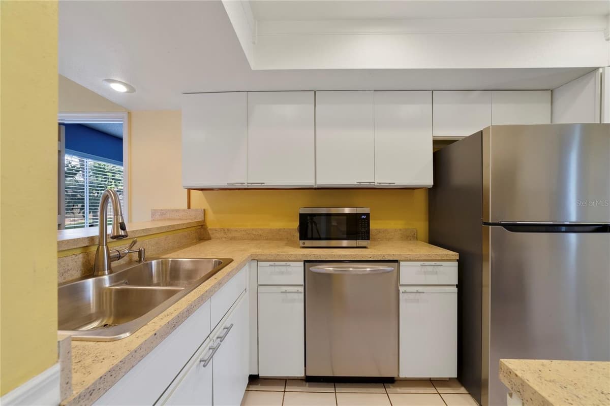 260 SABAL PALM PLACE — photo 4 of 18
