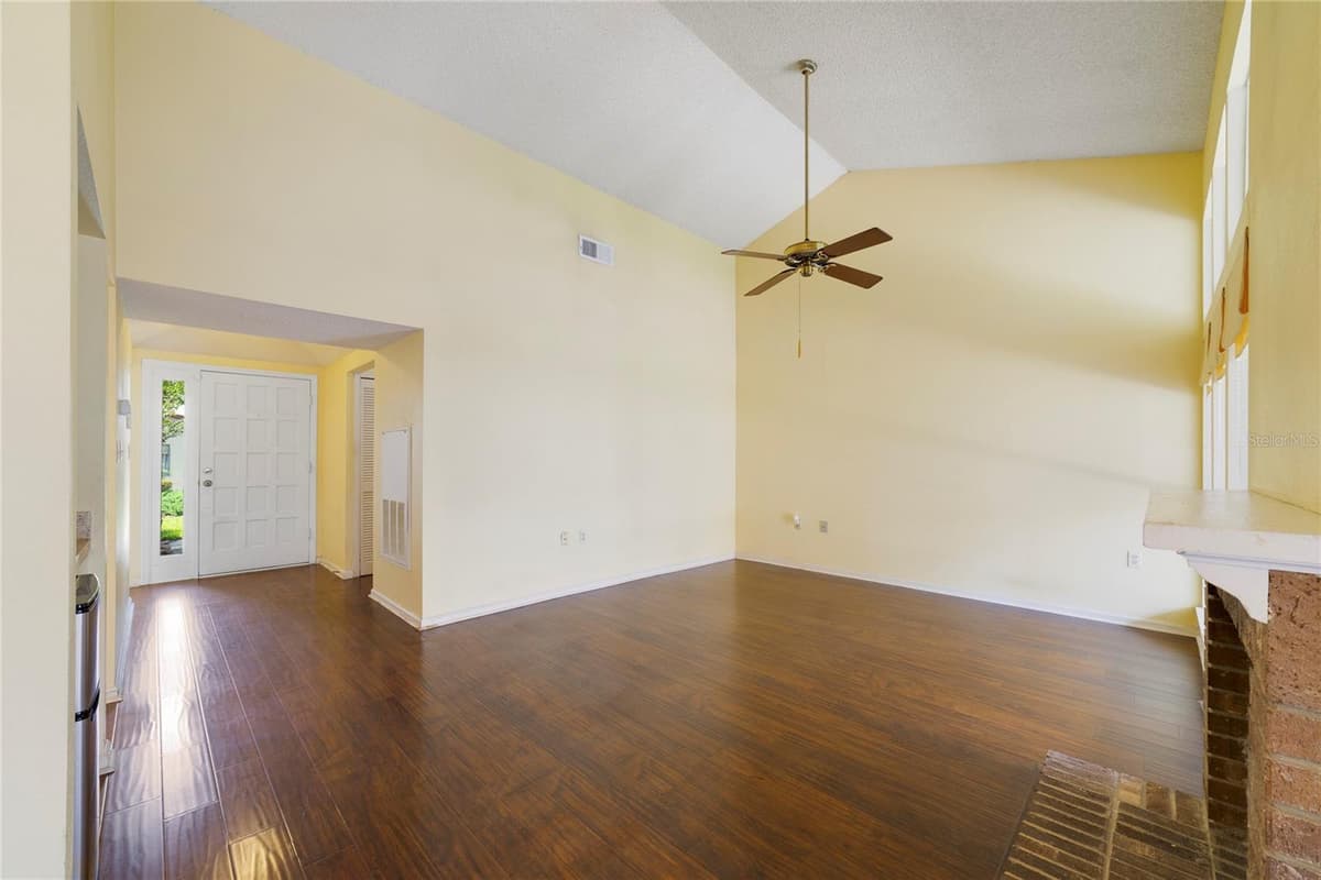 260 SABAL PALM PLACE — photo 3 of 18