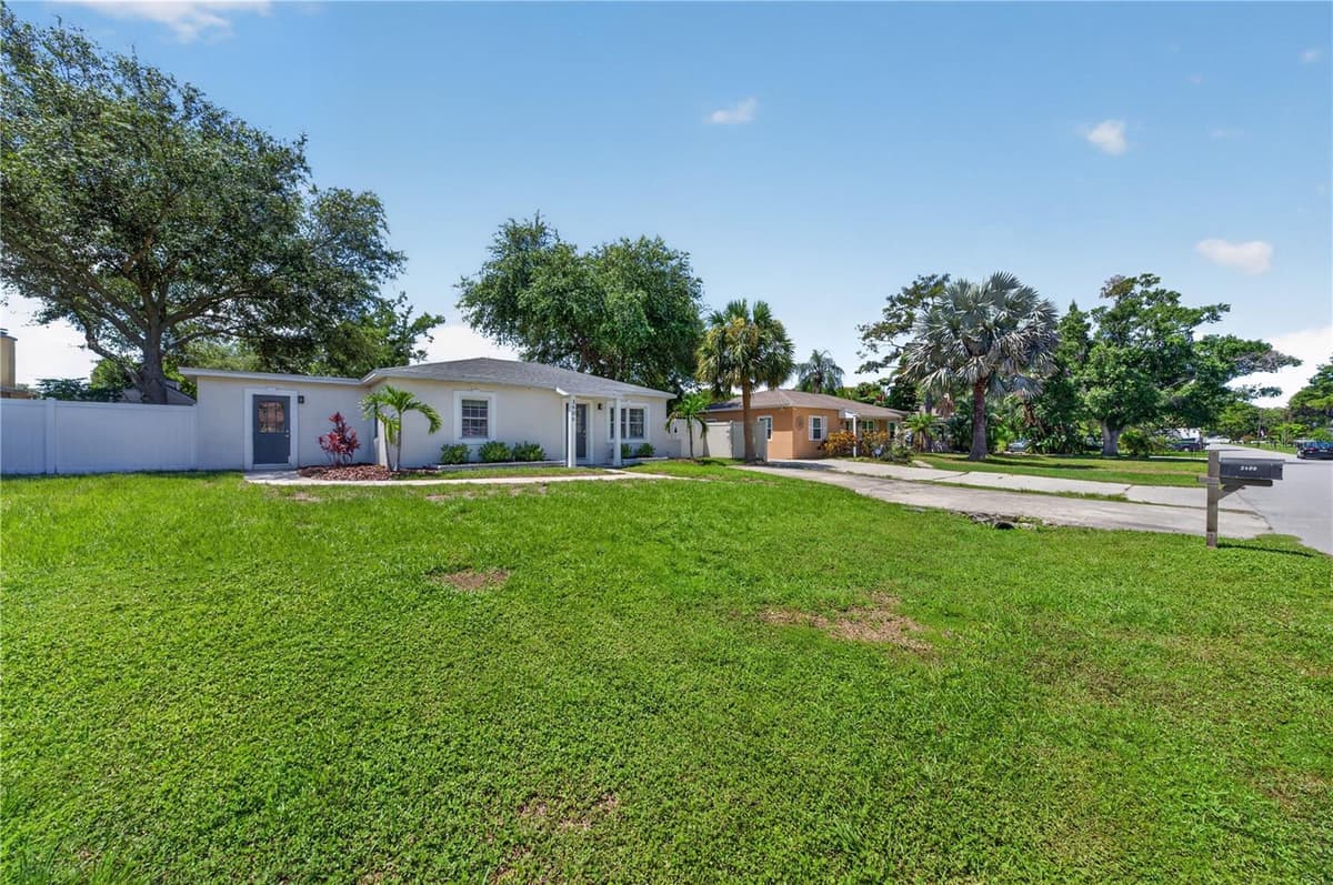 3906 BAY VISTA AVENUE — photo 3 of 41